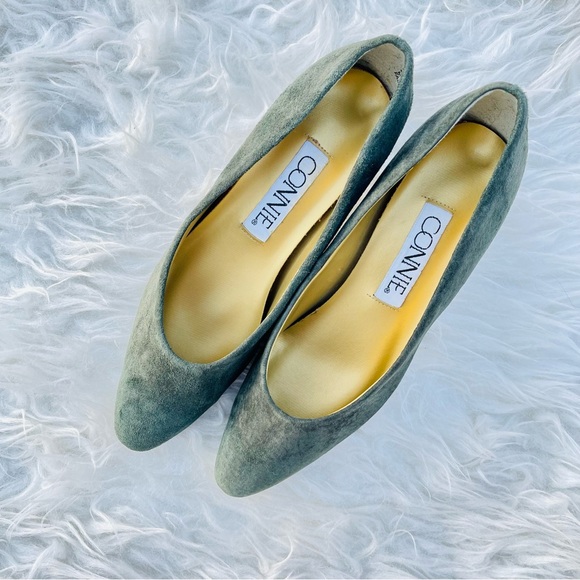Connie Vintage Olive Green Suede Almond Toe Low Heel Pump - Picture 3 of 16